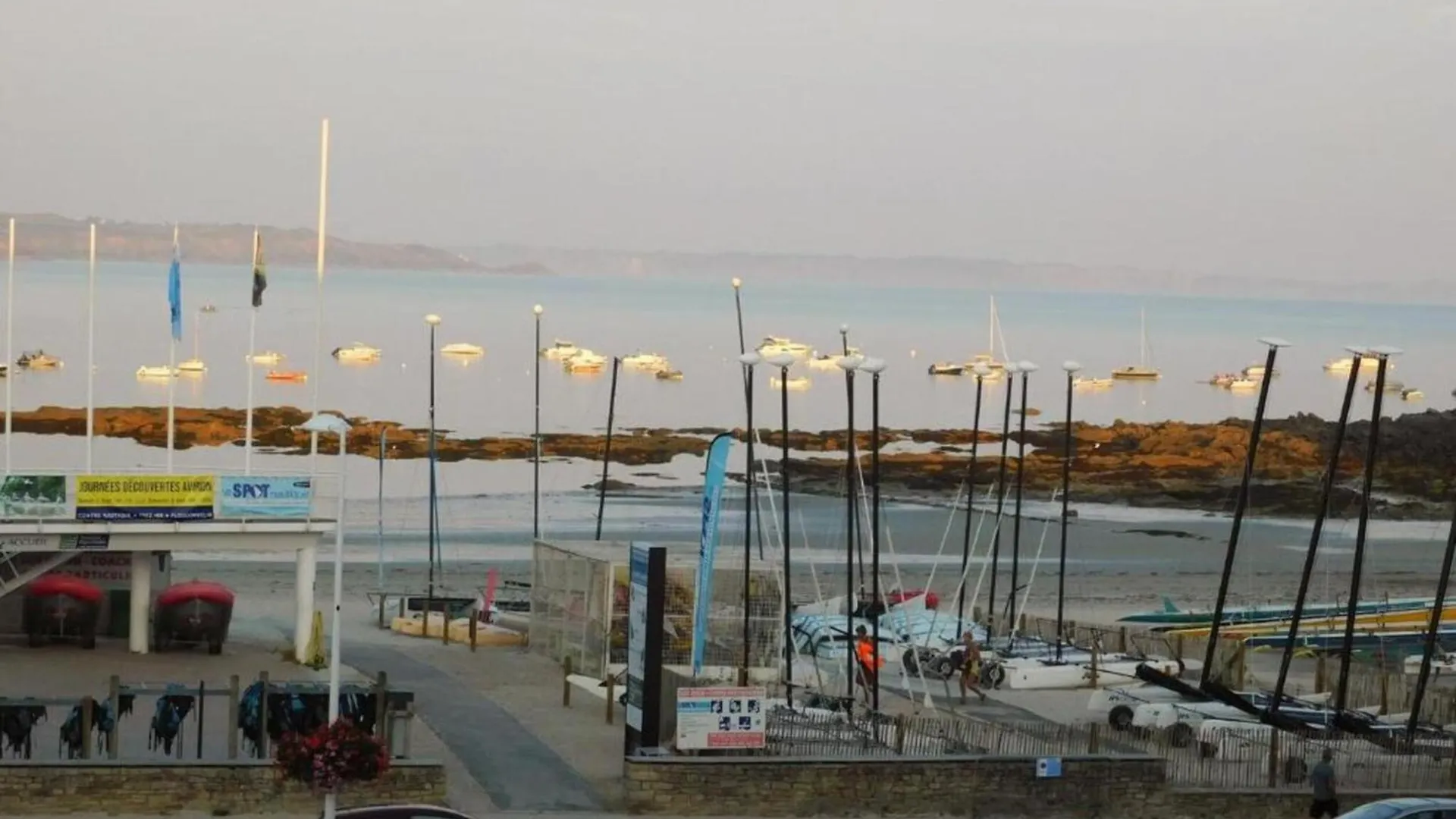 פלוגונבלי Apartment Near The Beach In The Finistere צרפת